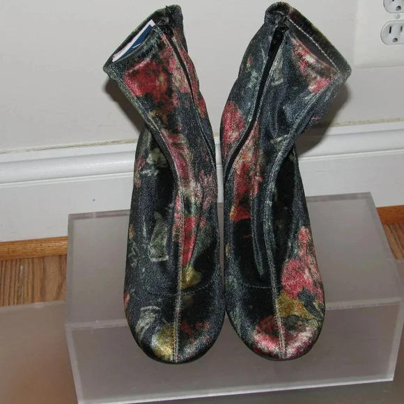 MIA Vickie Ankle Green Floral Booties Size 8.5M - Picture 2 of 5